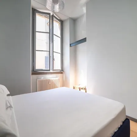 Apartment Via Paolo Lomazzo By Onefinestay
