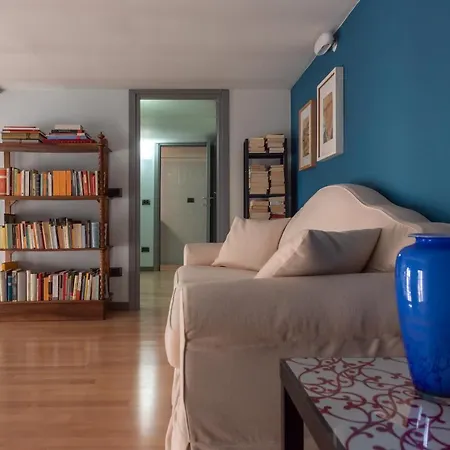 Via Paolo Lomazzo By Onefinestay * Milan